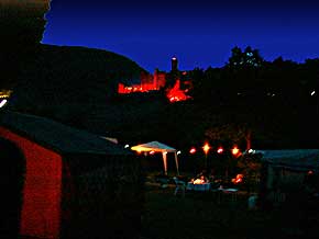 Burg Reichenstein bei Trechtingshausen beim Feuerwerk zu Rhein in Flammen,  1999, Foto 13, WHO